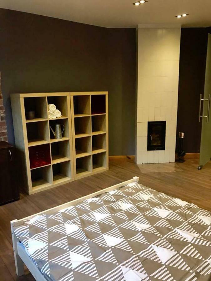 Red & Grey Apartment Олщин Екстериор снимка